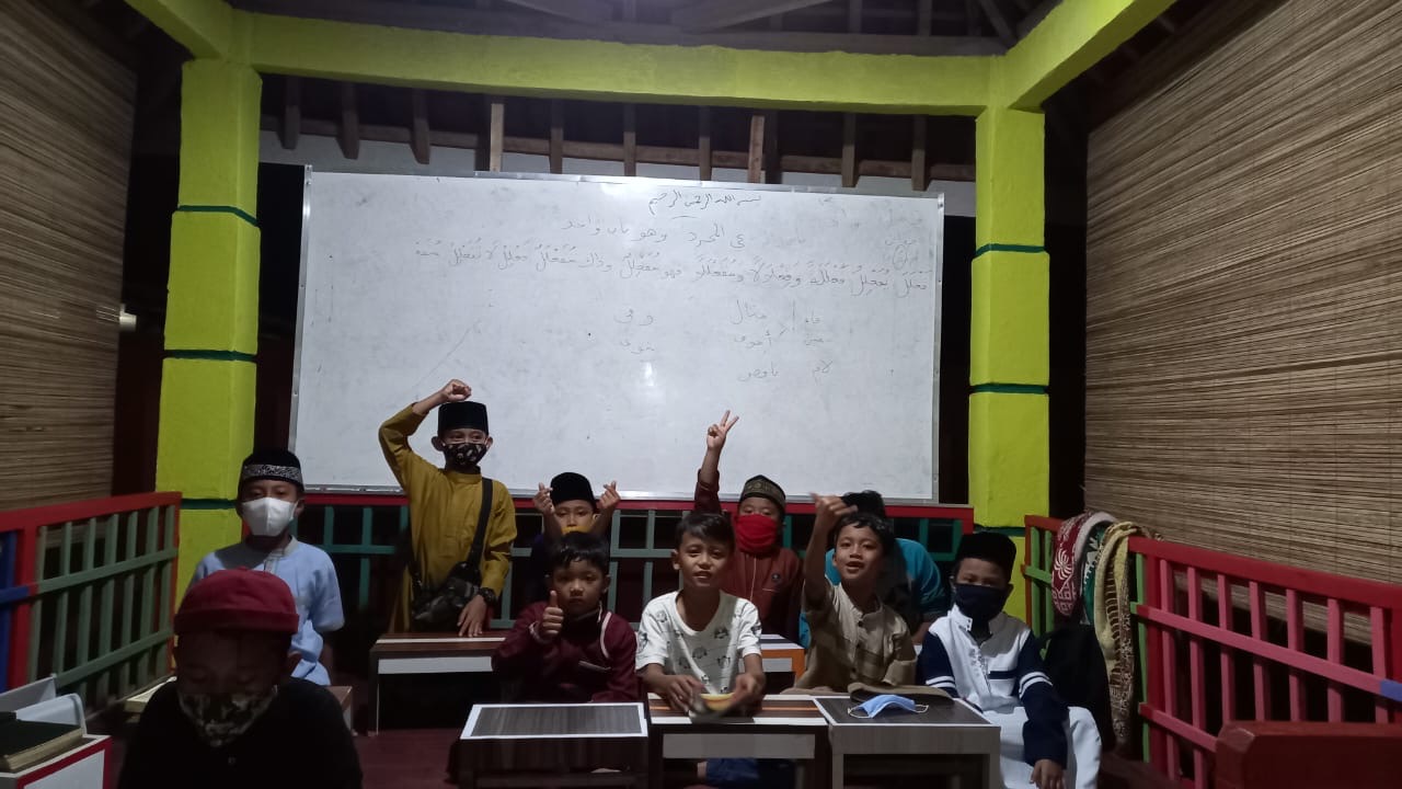 Adik-adik Saung Tahfizh yang Giat Mengaji